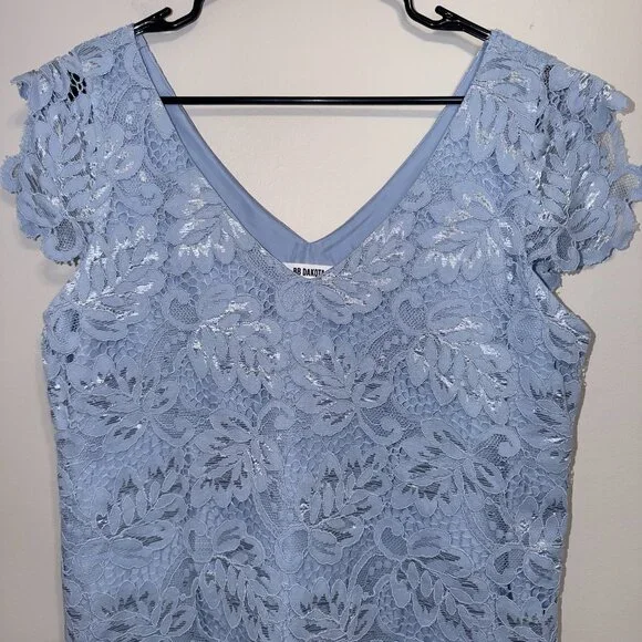 BB Dakota Blue Lace Dress V-Neck Short Sleeve Feminine Size L - Picture 4 of 7